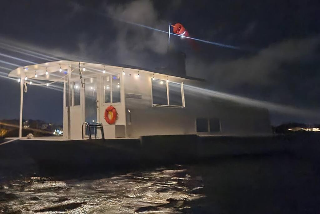 Отель Beautiful Houseboat In Ки-Уэст Экстерьер фото