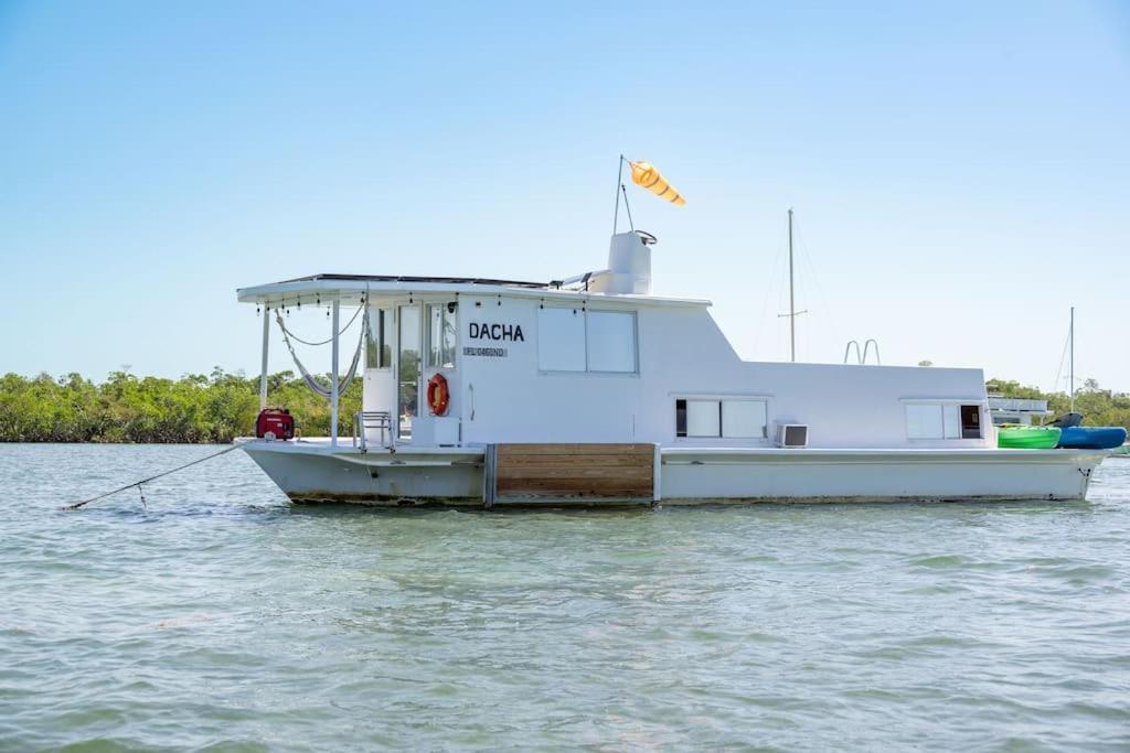 Отель Beautiful Houseboat In Ки-Уэст Экстерьер фото