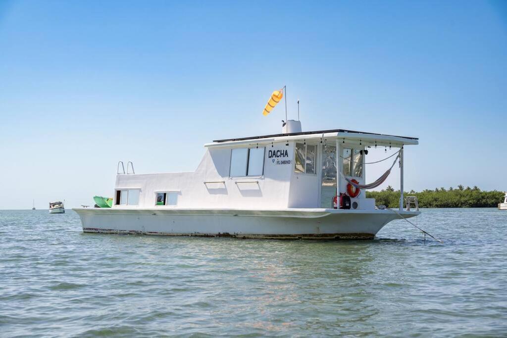 Отель Beautiful Houseboat In Ки-Уэст Экстерьер фото