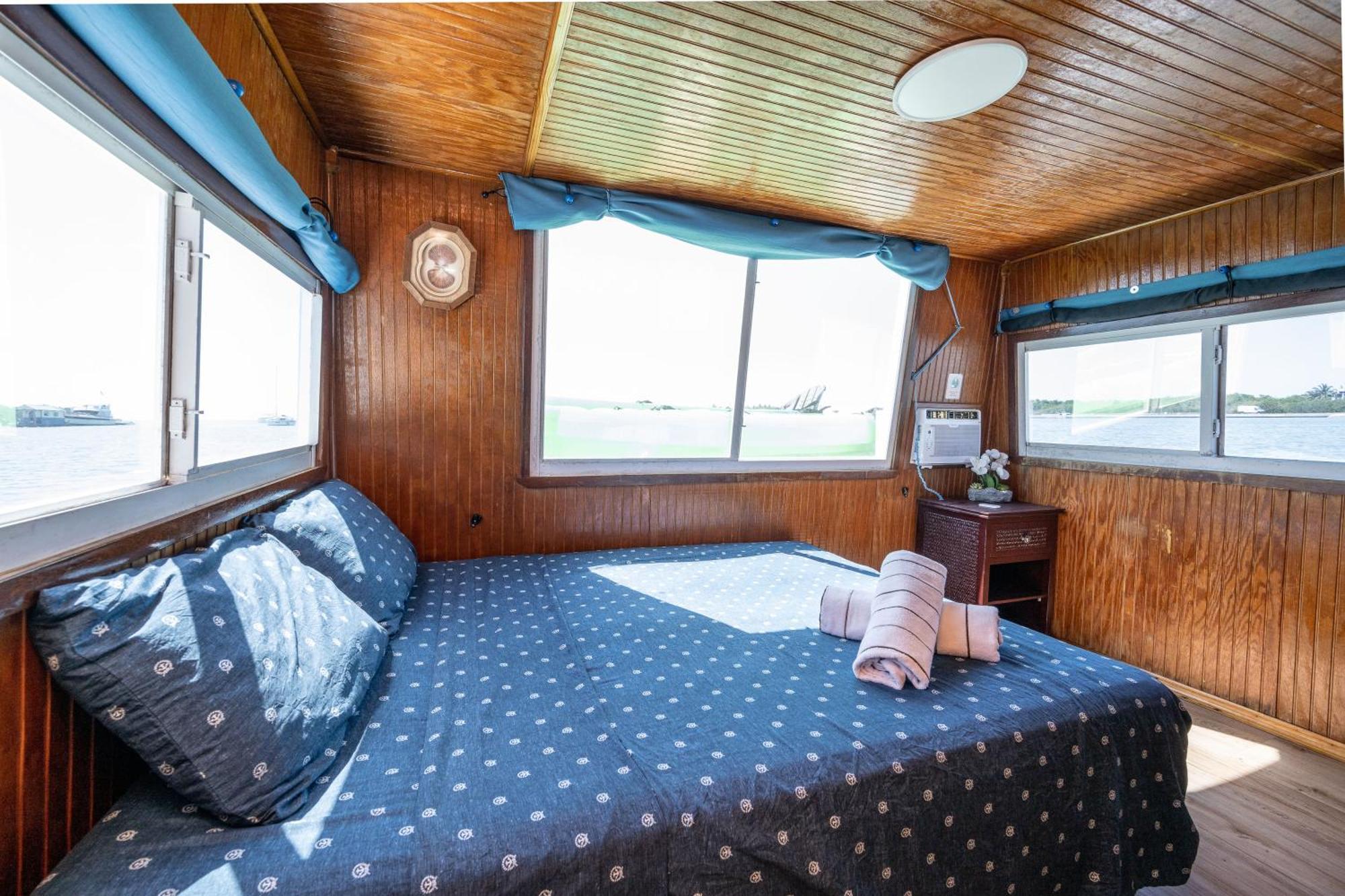 Отель Beautiful Houseboat In Ки-Уэст Экстерьер фото